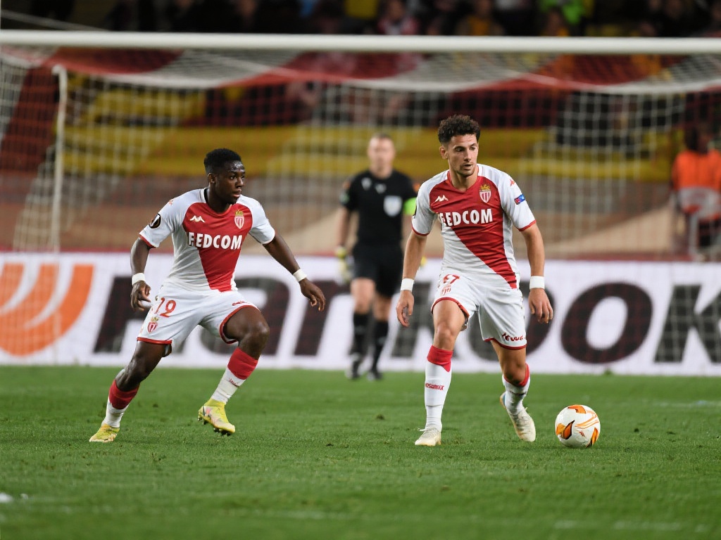 摩纳哥绝地逆转尼斯 大巴黎夺冠梦碎 通过案例分析,可以发现摩纳哥在进攻端采用